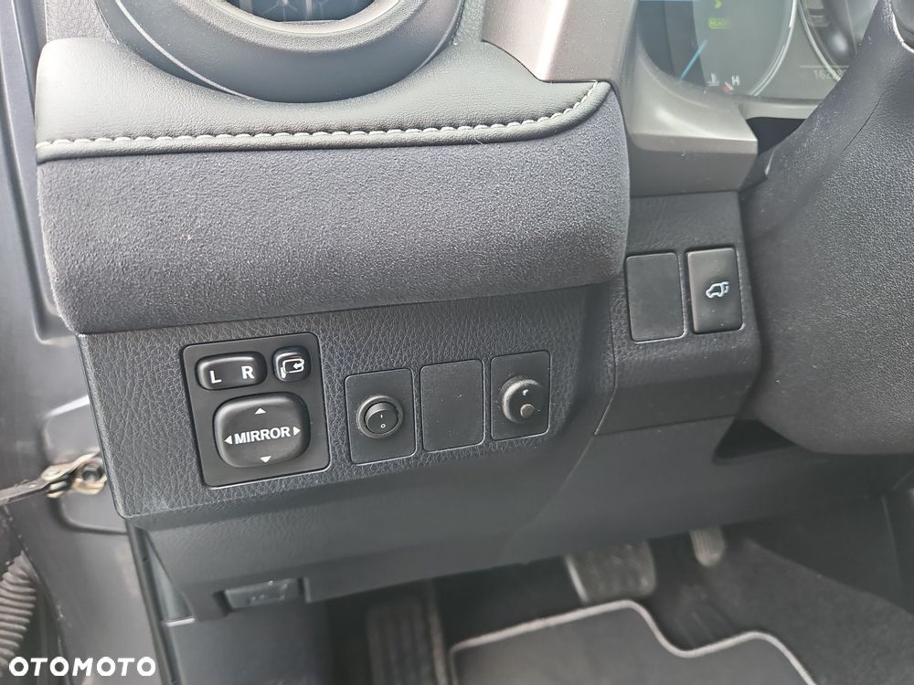 Toyota RAV4 Hybrid Style 4x2 - 17