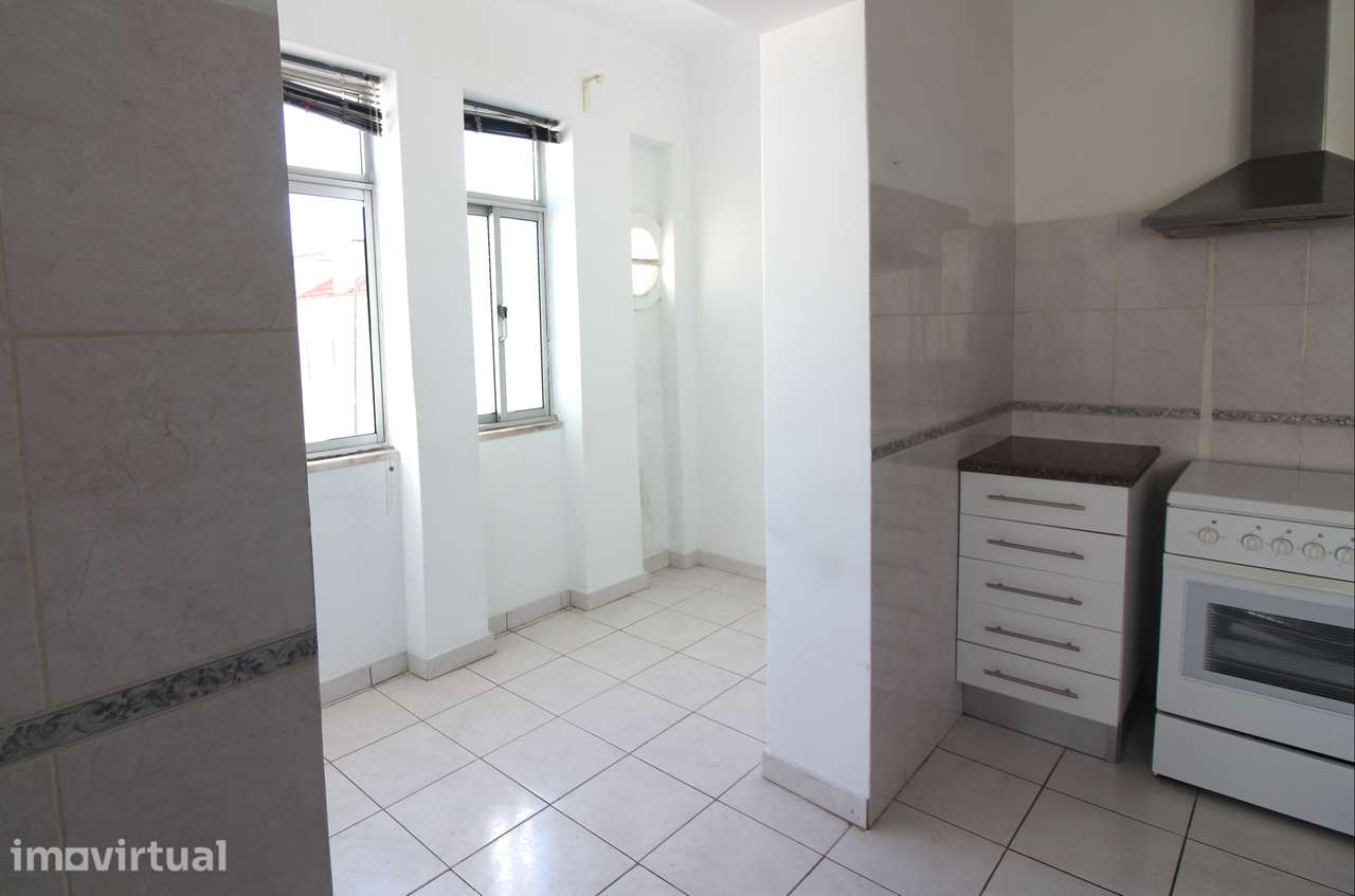 APARTAMENTO T2 REMODELADO - Zona Central entre Cova Piedade e Almada! - Grande imagem: 4/28
