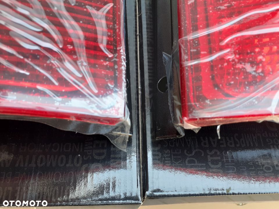 LAMPA TYLNA LEWA LUB PRAWA VW TRANSPORTER T5 NOWA - 2