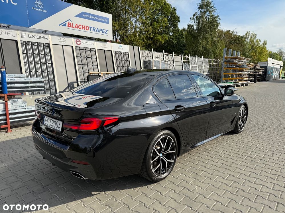 BMW Seria 5 530d xDrive Touring M Sport Edition - 3