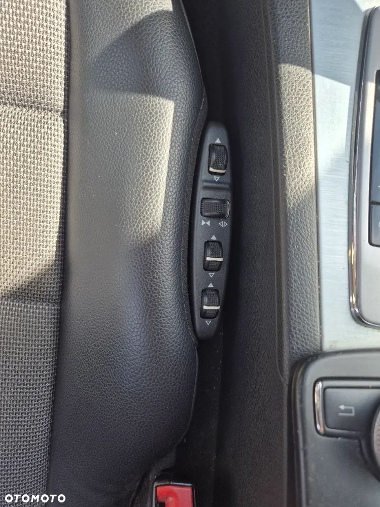 Mercedes-Benz Klasa C 320 CDI DPF 4Matic 7G-TRONIC Avantgarde - 12