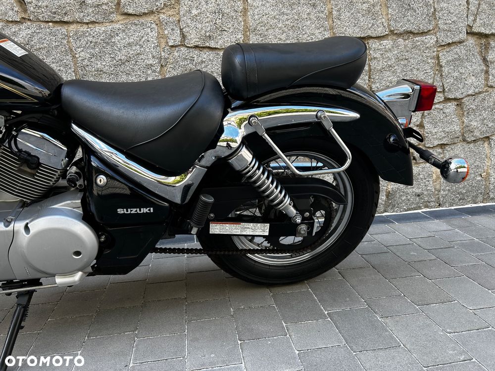 Suzuki Intruder - 12