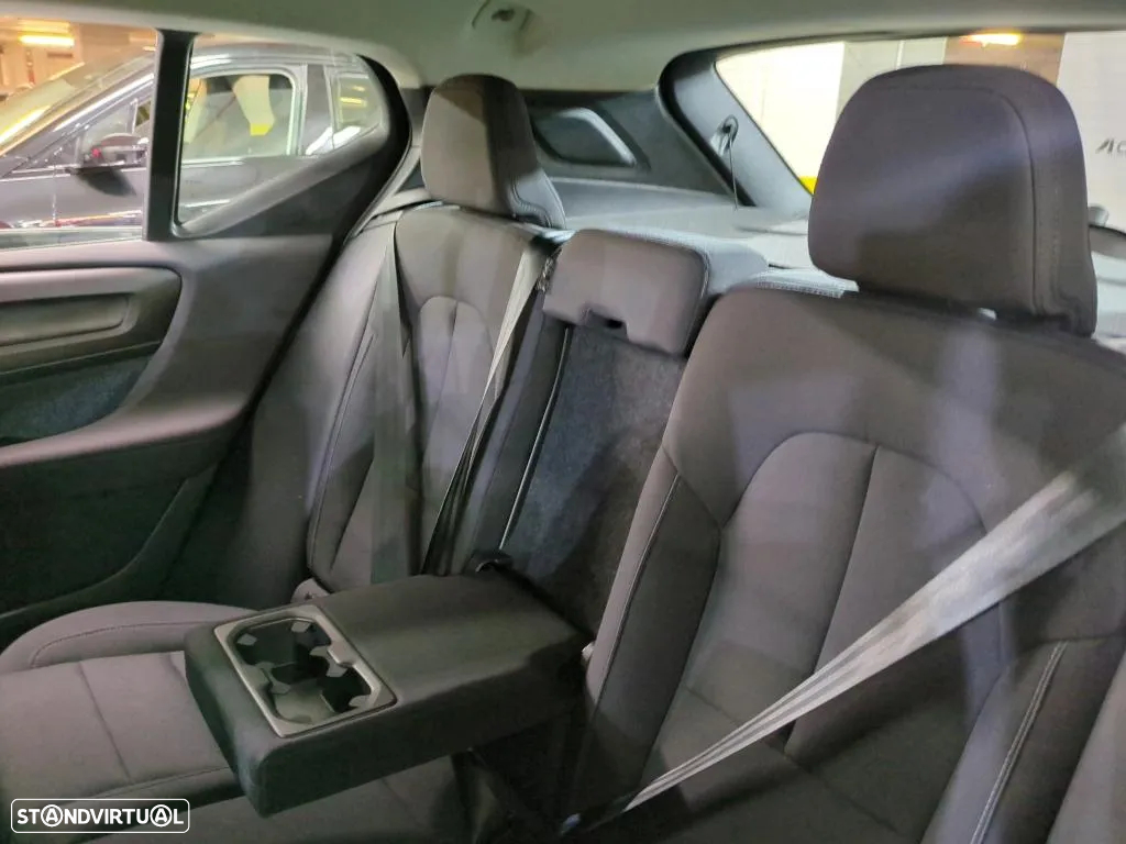 Volvo XC 40 1.5 T2 Momentum Plus - 9