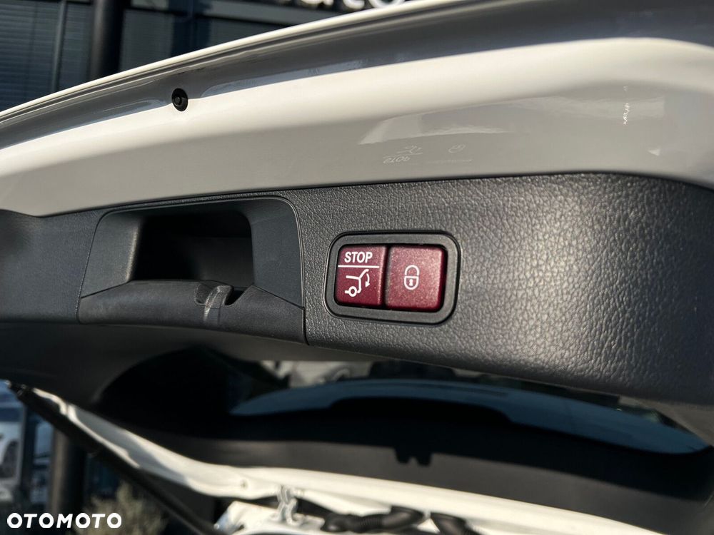 Mercedes-Benz GLB - 23