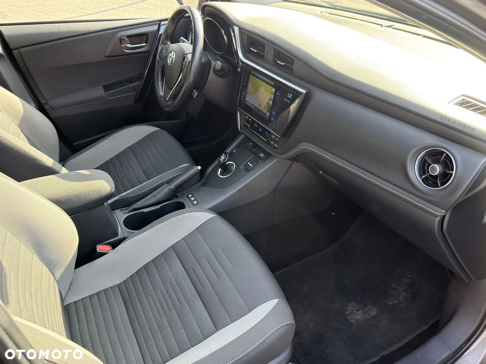 Toyota Auris - 10