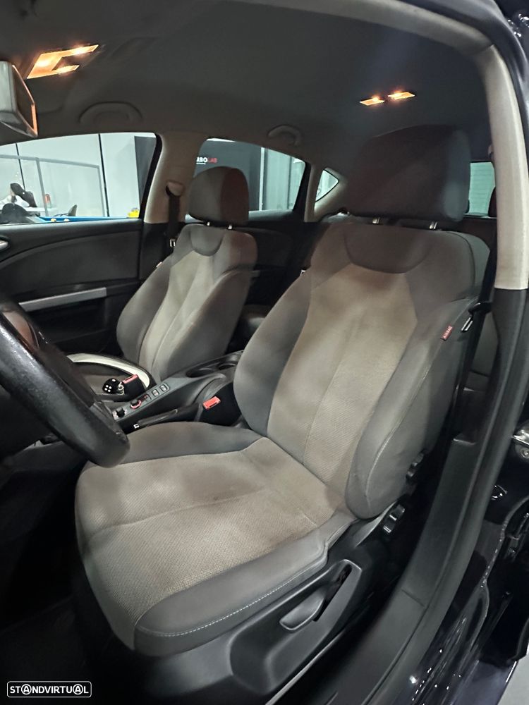 SEAT Leon 1.6 TDI Sport - 14