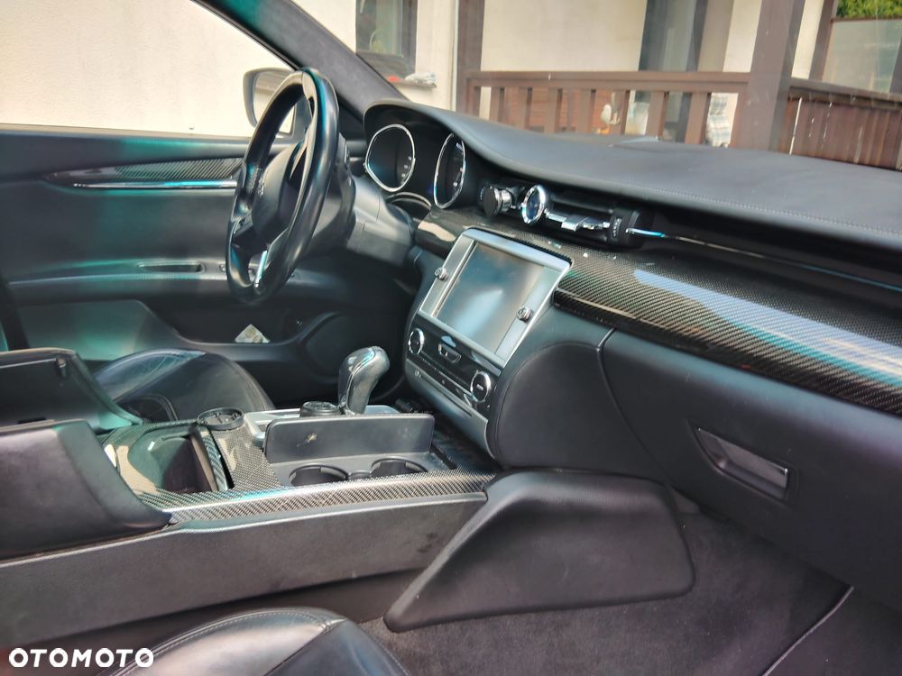 Maserati Quattroporte - 10