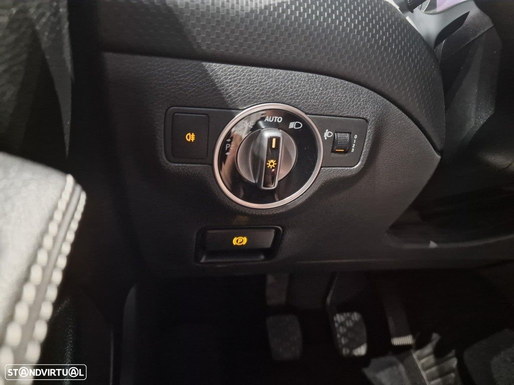 Mercedes-Benz A 200 d AMG Line - 28
