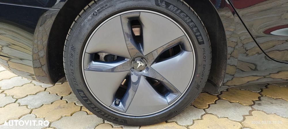 Tesla Model 3 Standard Reichweite Plus Hinterradantrieb - 7