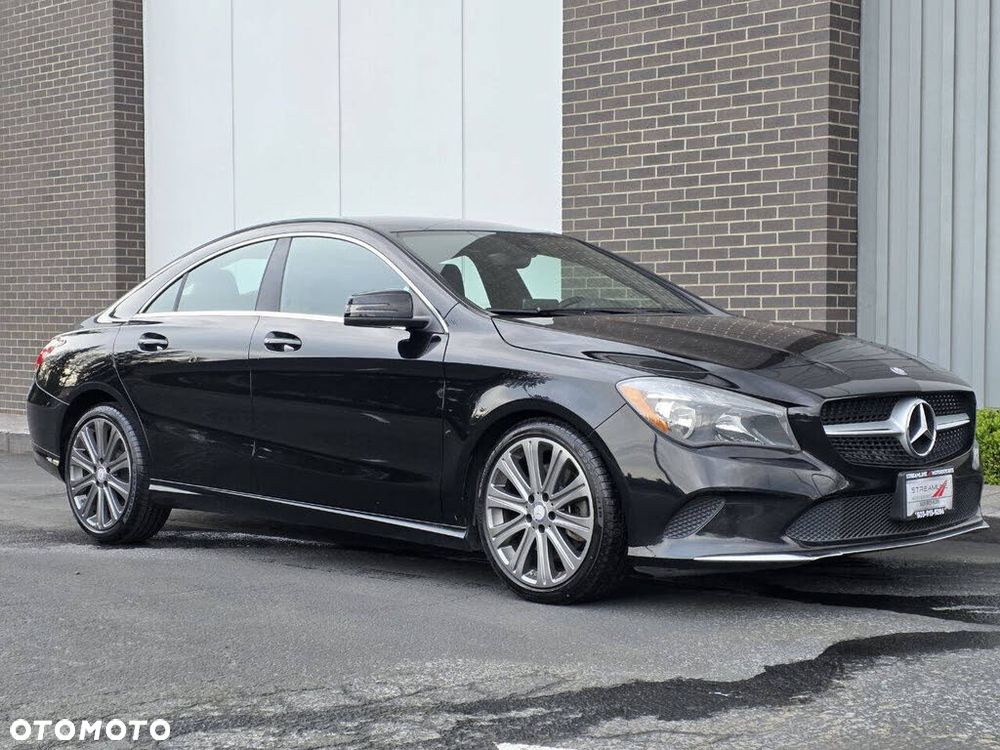Mercedes-Benz CLA 250 4-Matic - 12