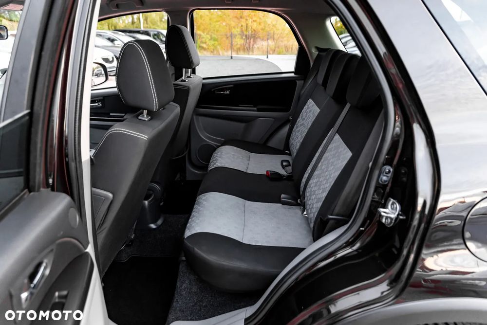 Suzuki SX4 Classic 1.6 VVT 4x4 Comfort - 21