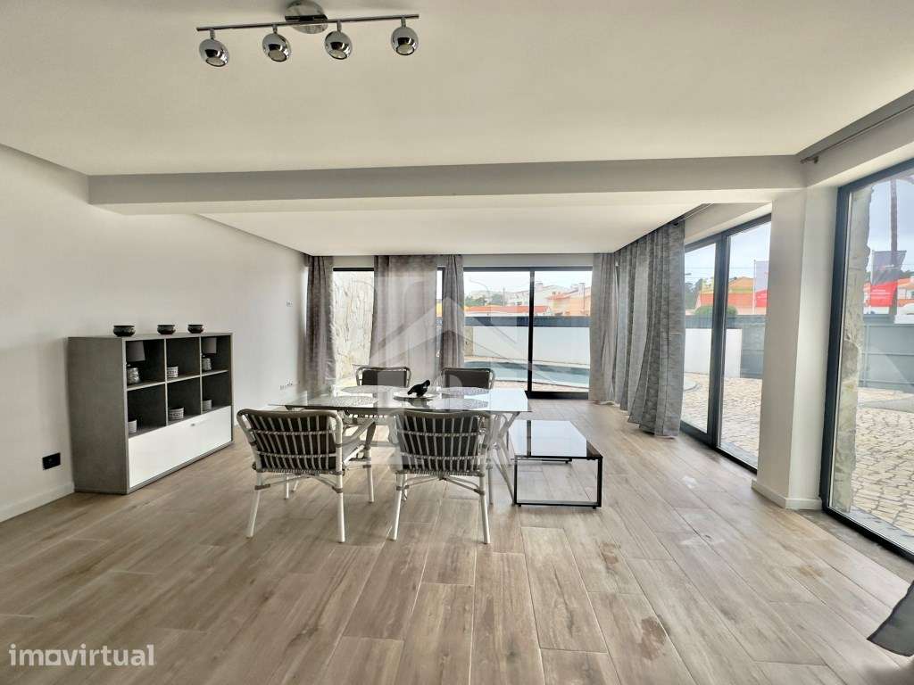 Moradia T3 em Alcabideche com Piscina e Espaço Exterior - Grande imagem: 5/50