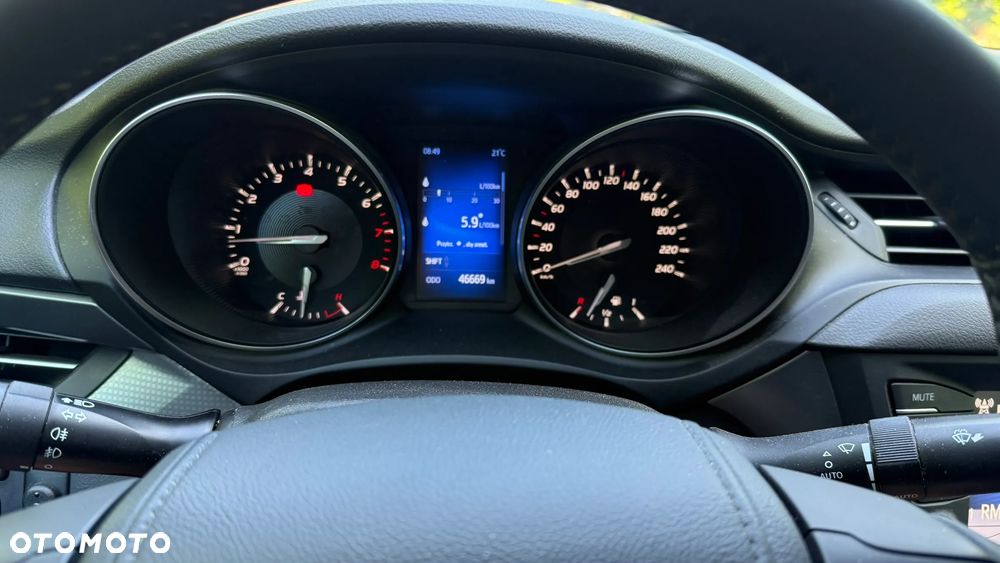 Toyota Avensis 1.8 Premium - 8