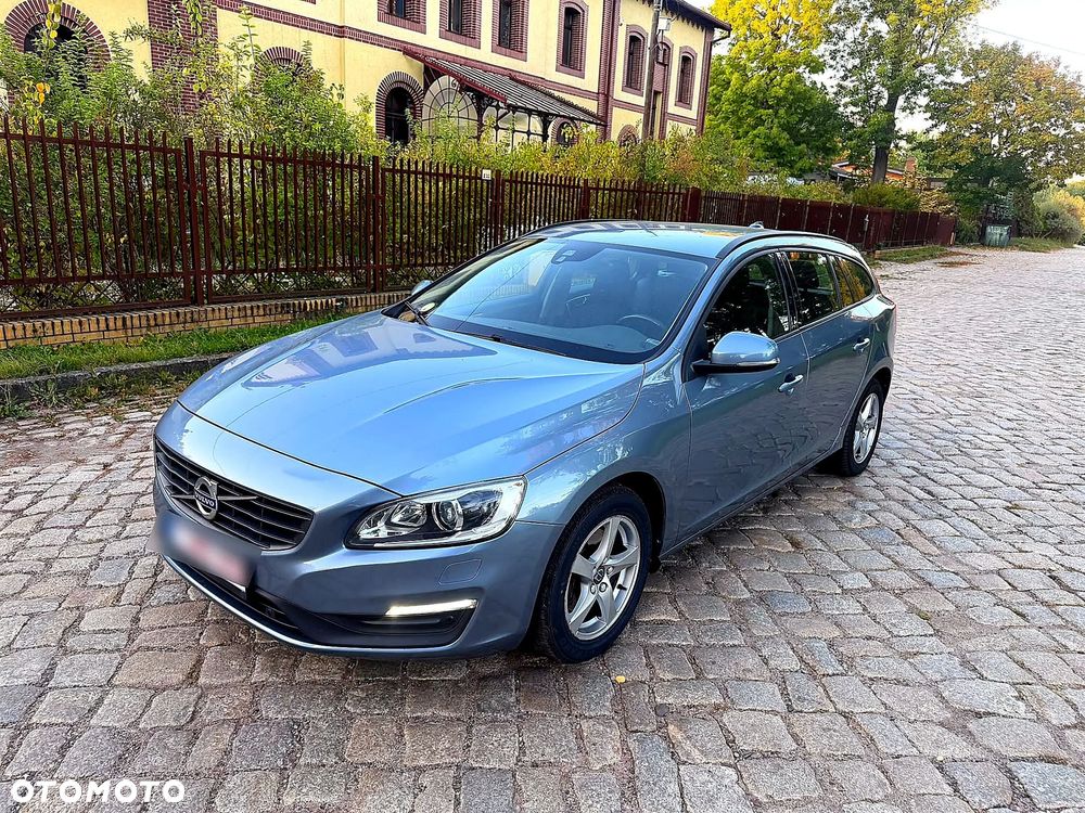 Volvo V60 D3 Momentum - 28