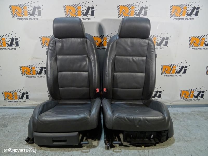 Bancos Frontais Volkswagen Jetta 3 em Pele - 1