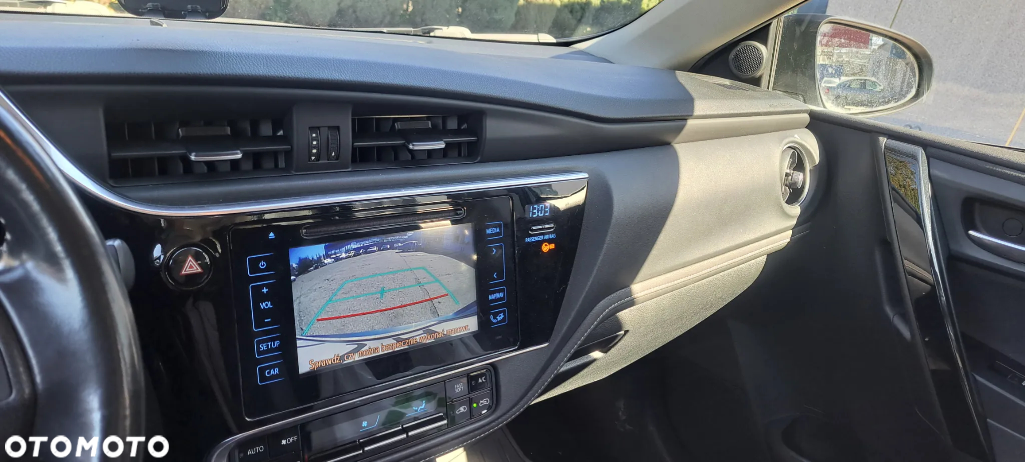 Toyota Auris Hybrid 135 Premium - 6