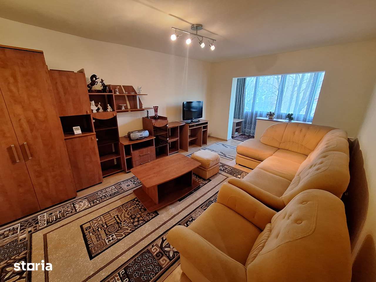 !!!Ap.cu 3 camere Et 1 cu centrala proprie Zona Bucovina — fotografia 1