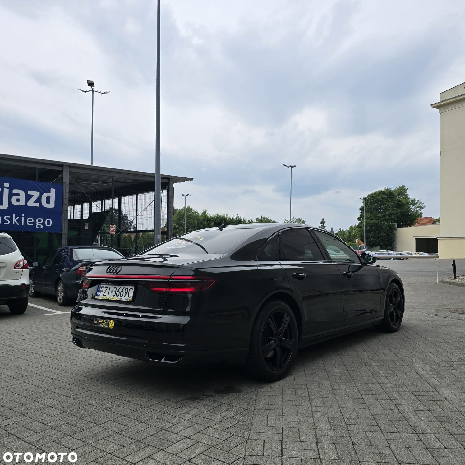 Audi A8 - 7