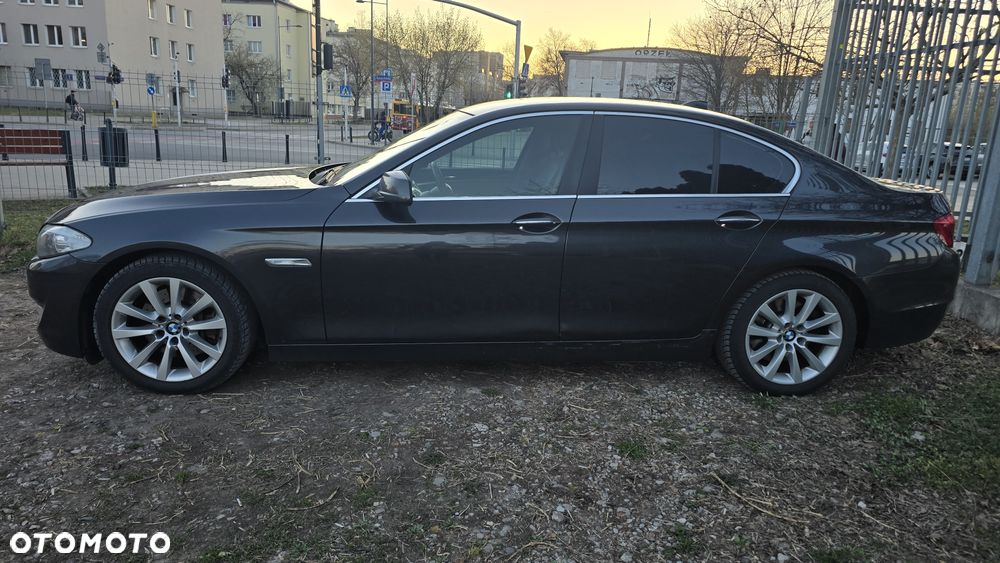 BMW Seria 5 530d xDrive - 2