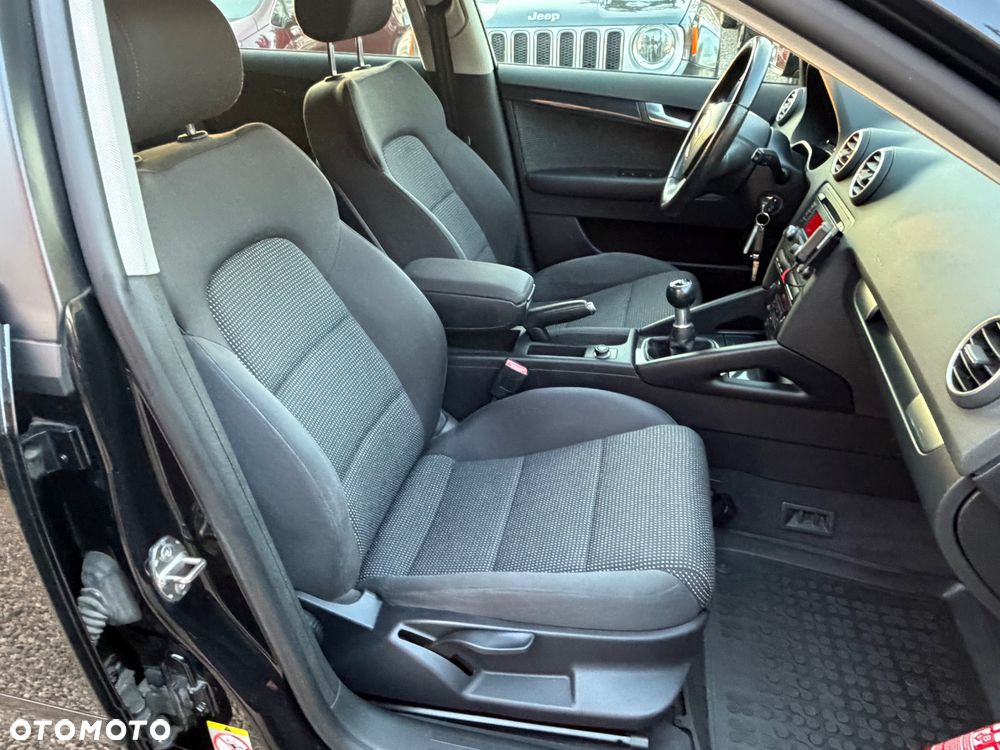 Audi A3 Sportback 1.9 TDI Attraction - 8