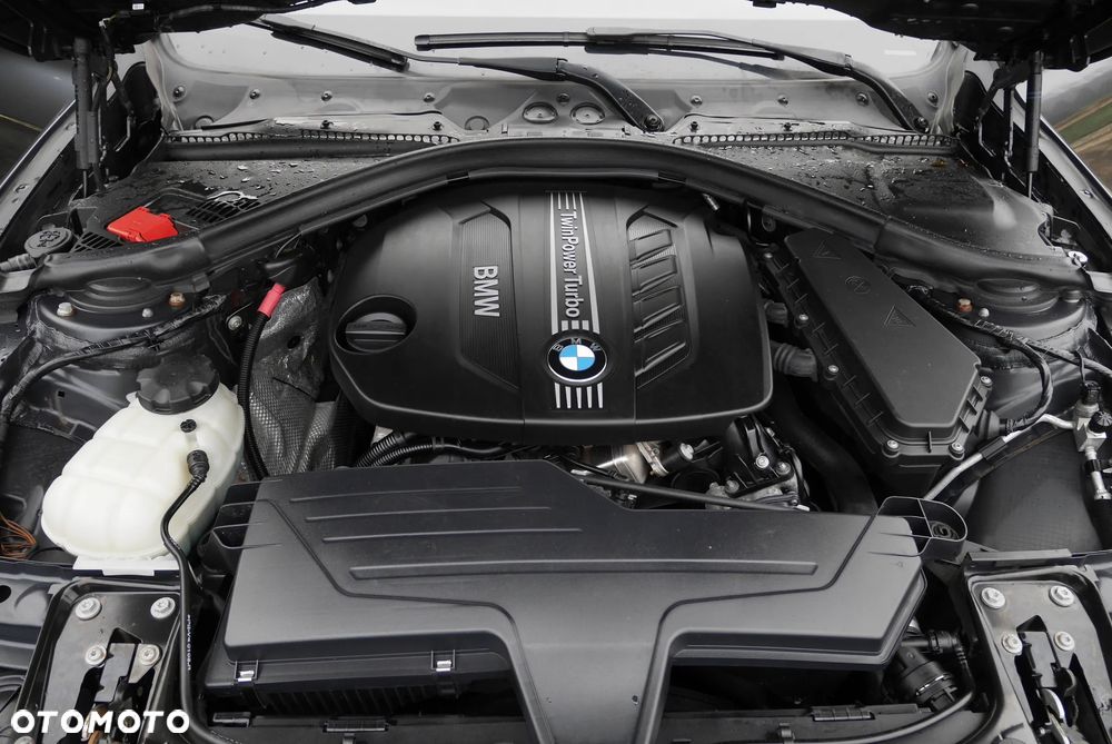 BMW Seria 3 318d - 30
