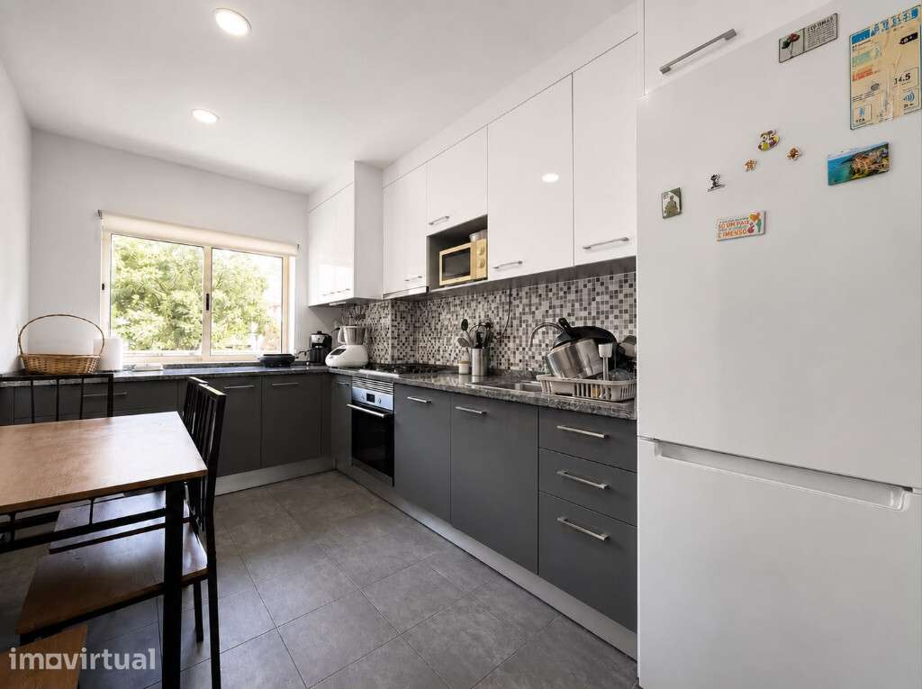 Apartamento T3 com lugar de garagem em zona de Eiras - Grande imagem: 3/11