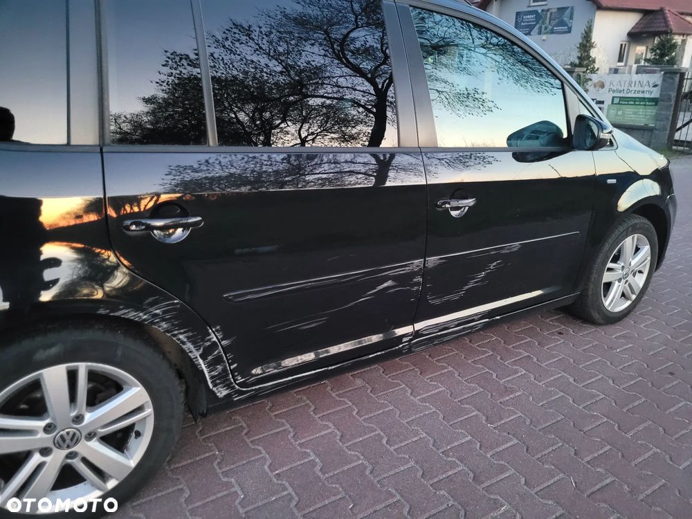 Volkswagen Touran 2.0 TDI DPF MATCH - 36