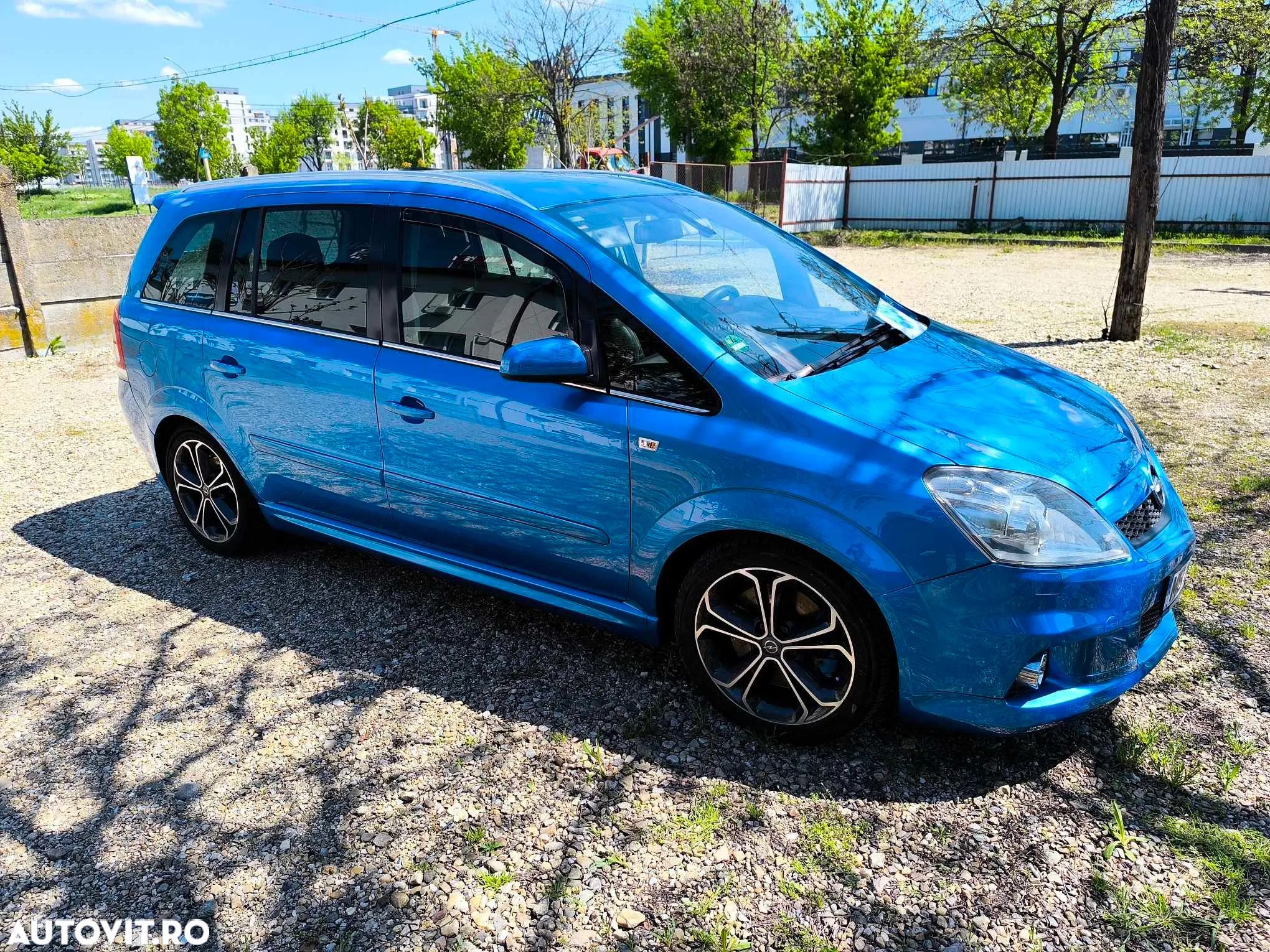 Opel Zafira 2.0i Turbo OPC - 1
