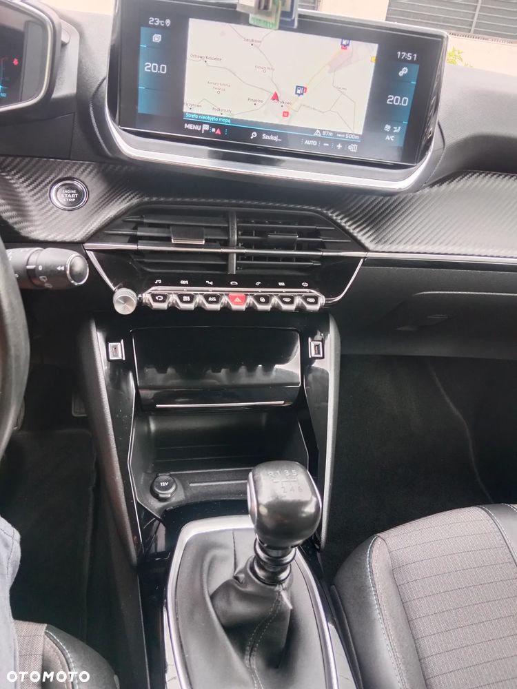 Peugeot 208 Benzin 100 Allure - 29