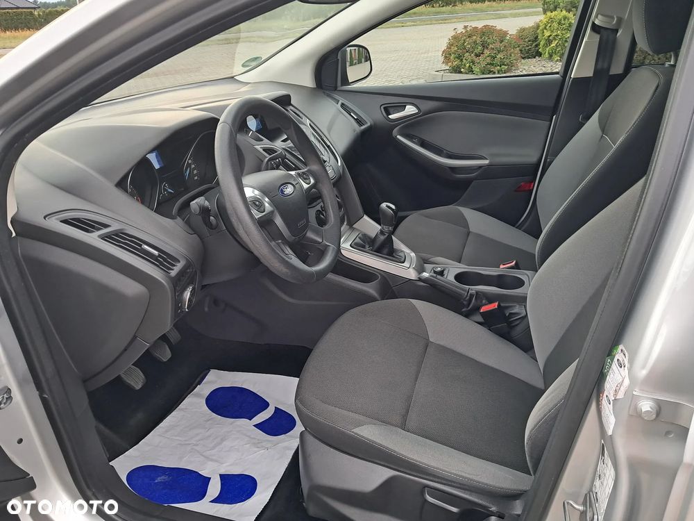 Ford Focus 1.6 Trend - 18