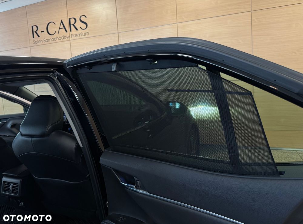 Toyota Camry 2.5 Hybrid Executive CVT - 24