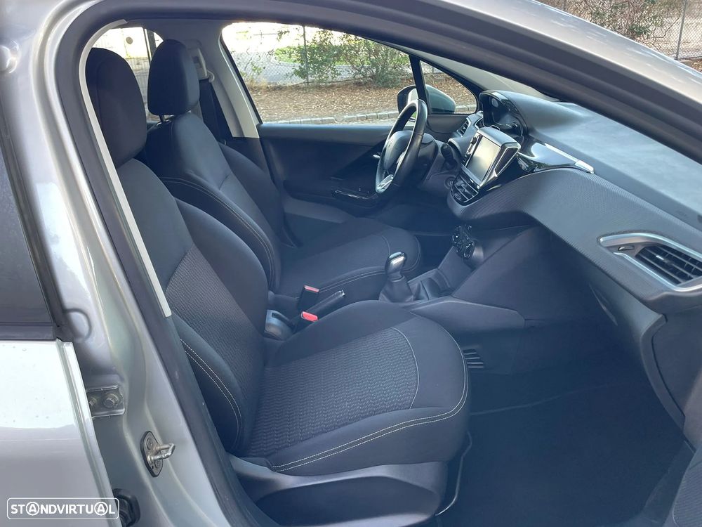 Peugeot 208 1.2 PureTech Style - 17