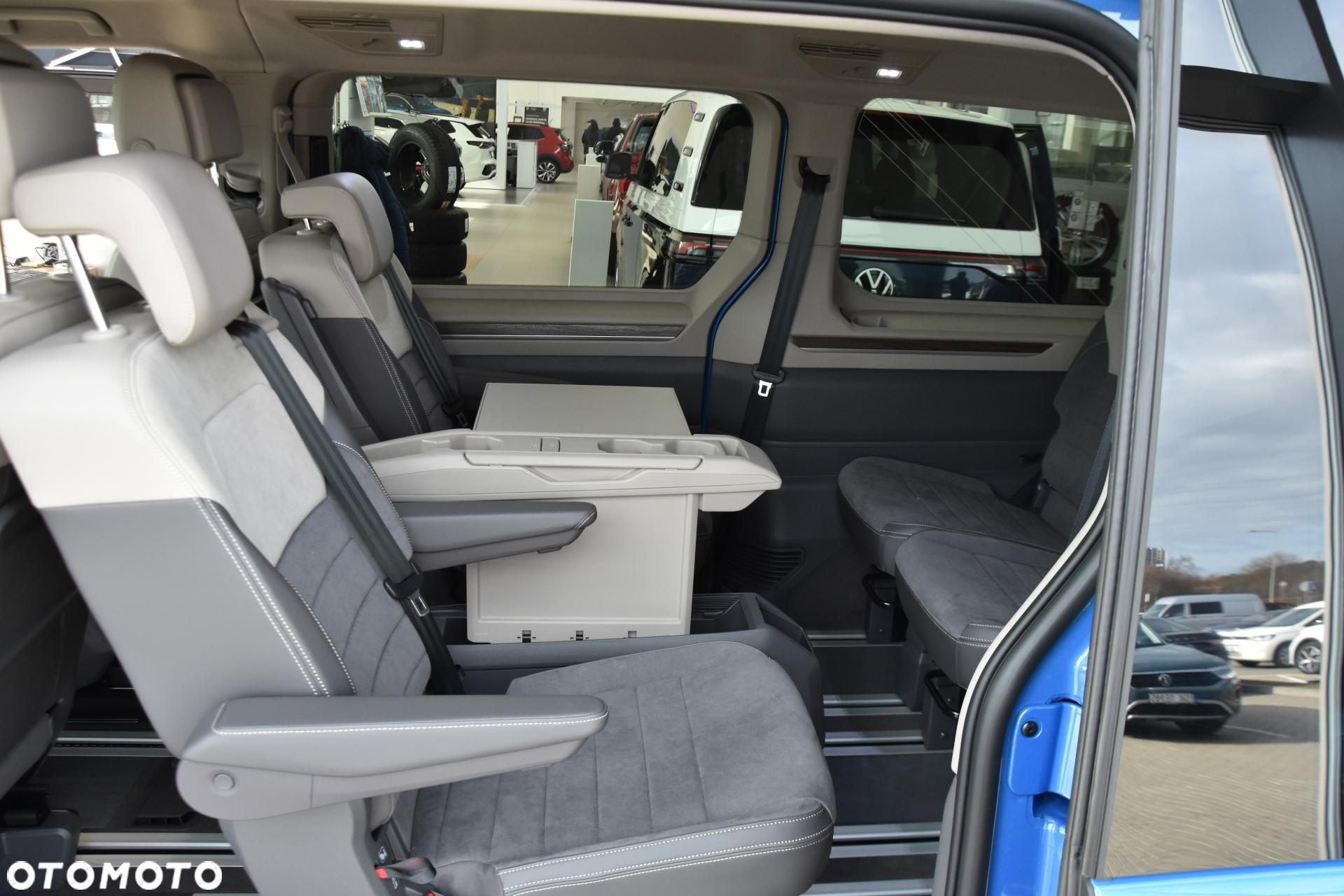 Volkswagen Multivan - 15