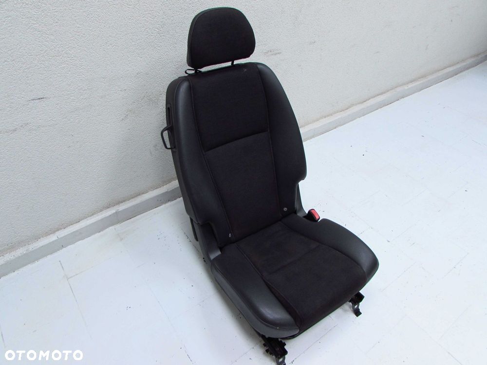 VOLVO XC90 FOTEL SIEDZENIE TYL PRAWY MATERIAL II RZAD ISOFIX 02-14 - 3