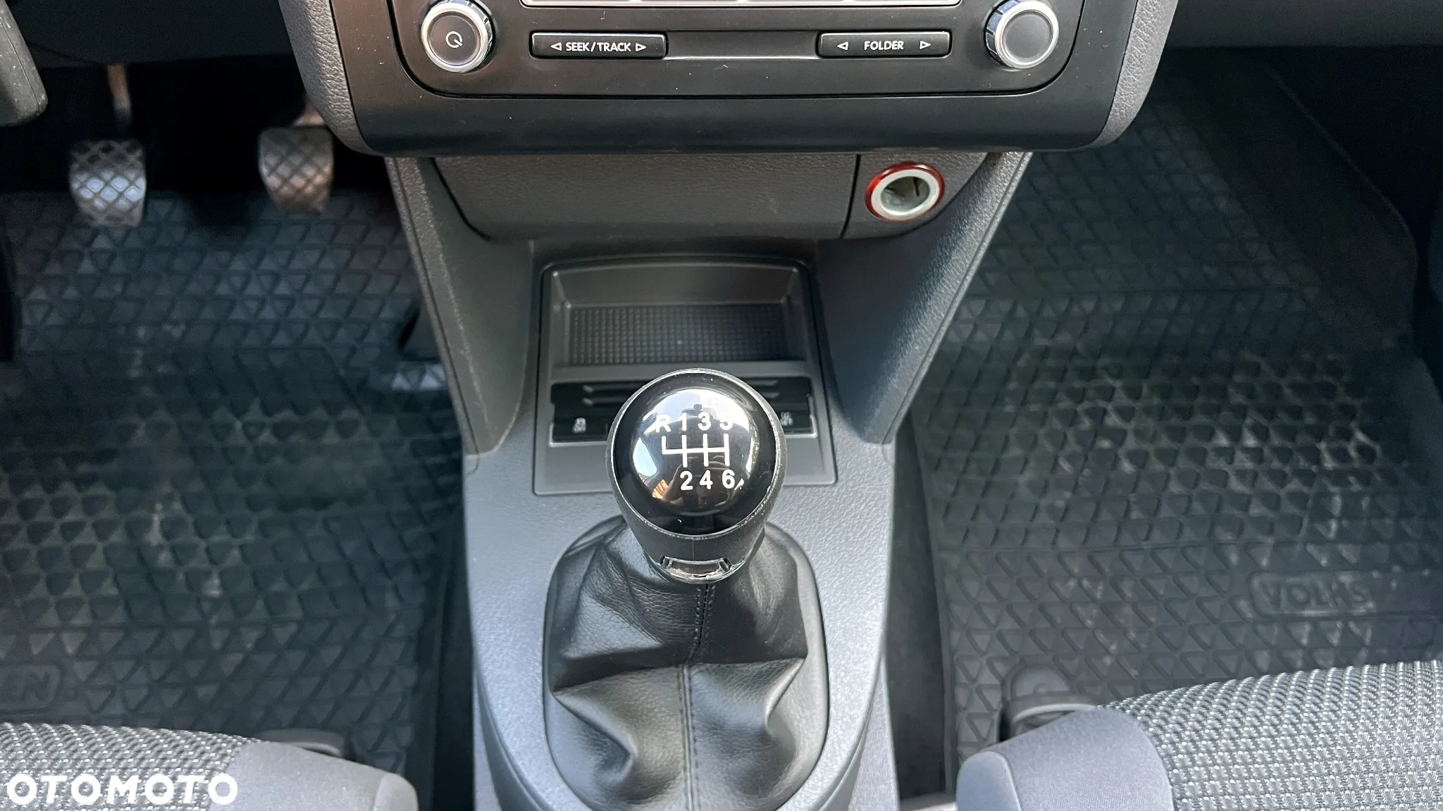 Volkswagen Touran 1.6 TDI DPF Comfortline - 22