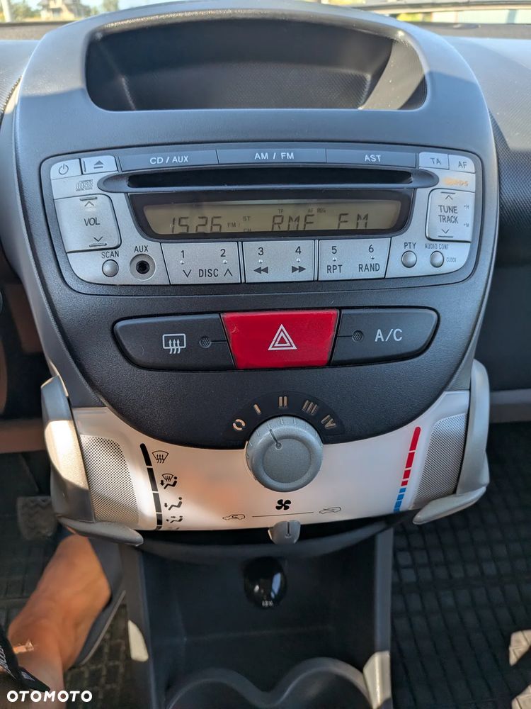 Peugeot 107 1.0 U Move - 11