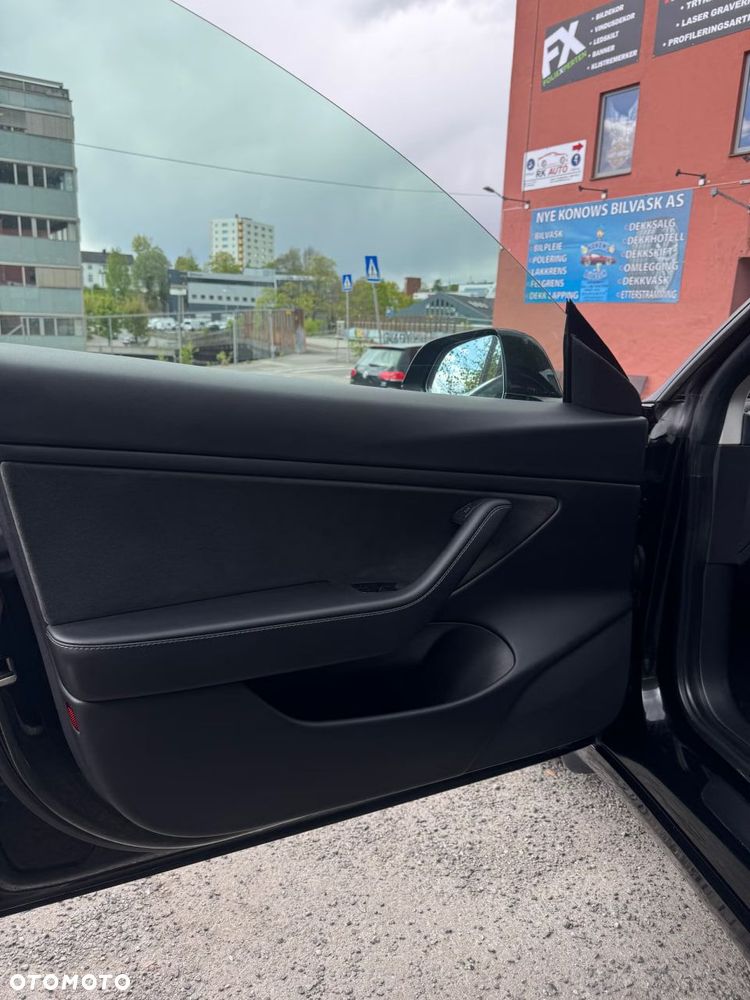 Tesla Model 3 Premium Langstreckenbatterie AWD Dual Motor - 19