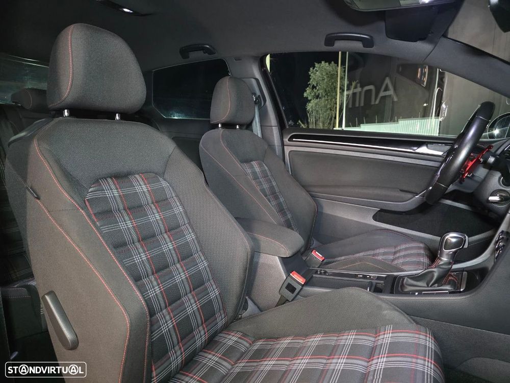 VW Golf 2.0 TSi GTi Performance - 4