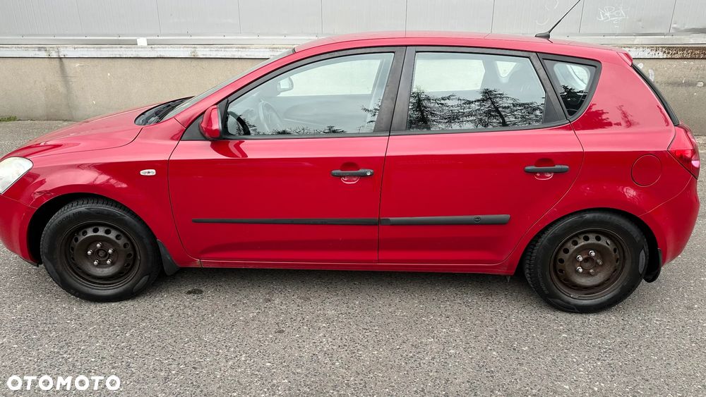 Kia Ceed - 29