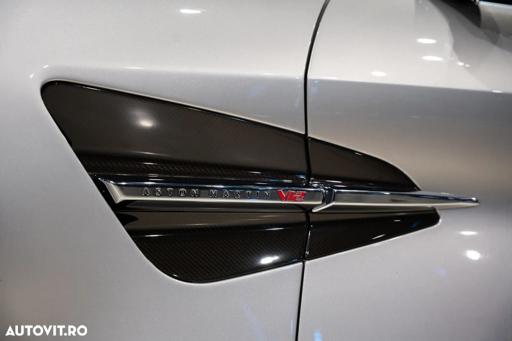 Aston Martin Vanquish - 22