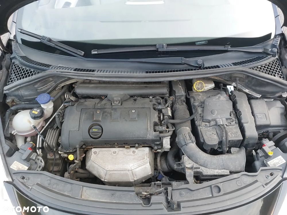 Peugeot 207 CC 1.6 Intense - 21