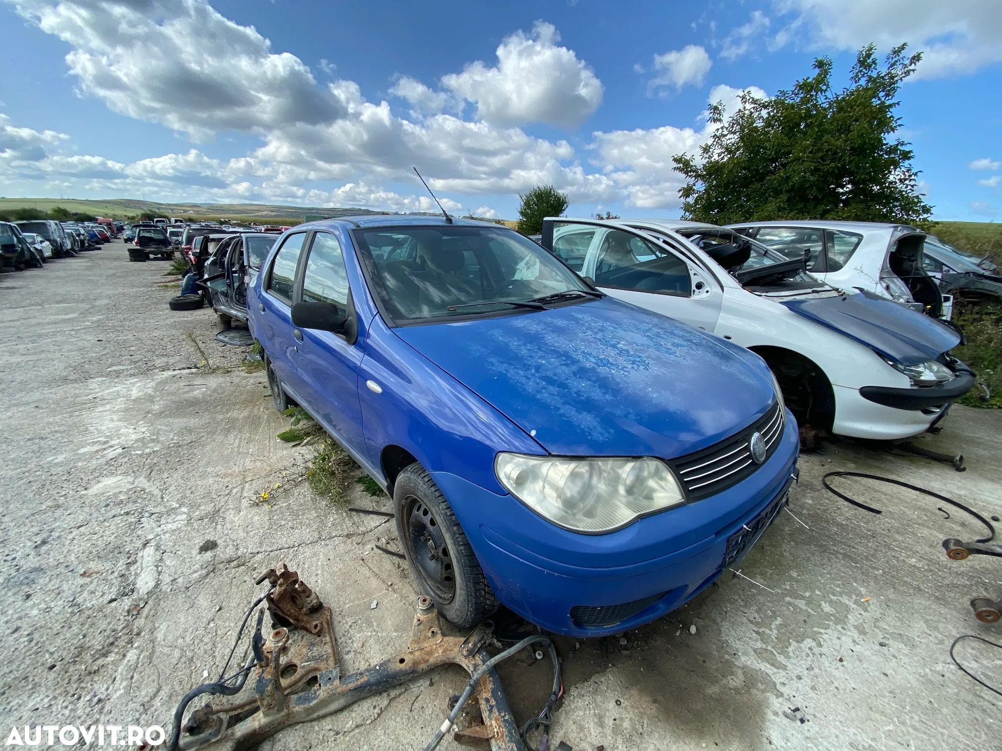 Dezmembrez piese Fiat Albea - 1