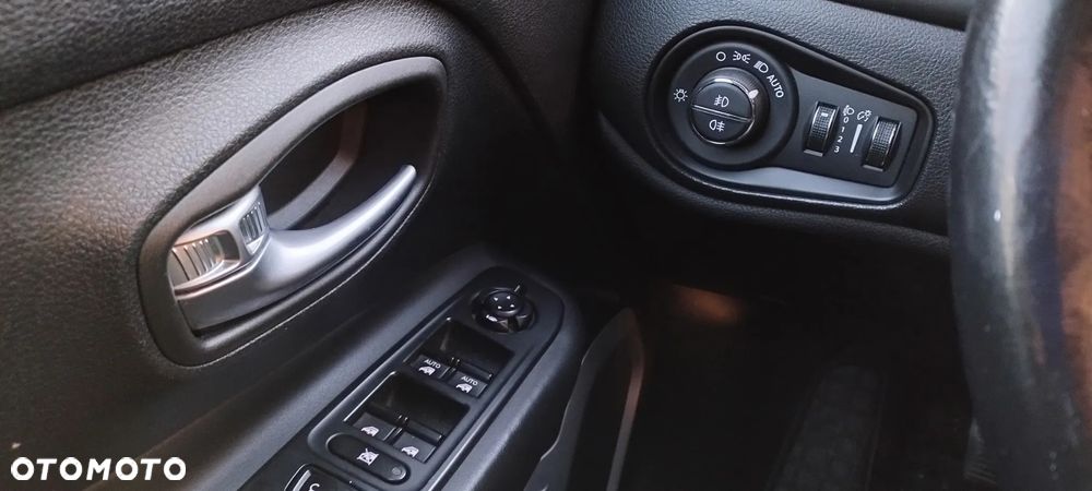 Jeep Renegade 1.4 MultiAir Limited FWD S&S - 14