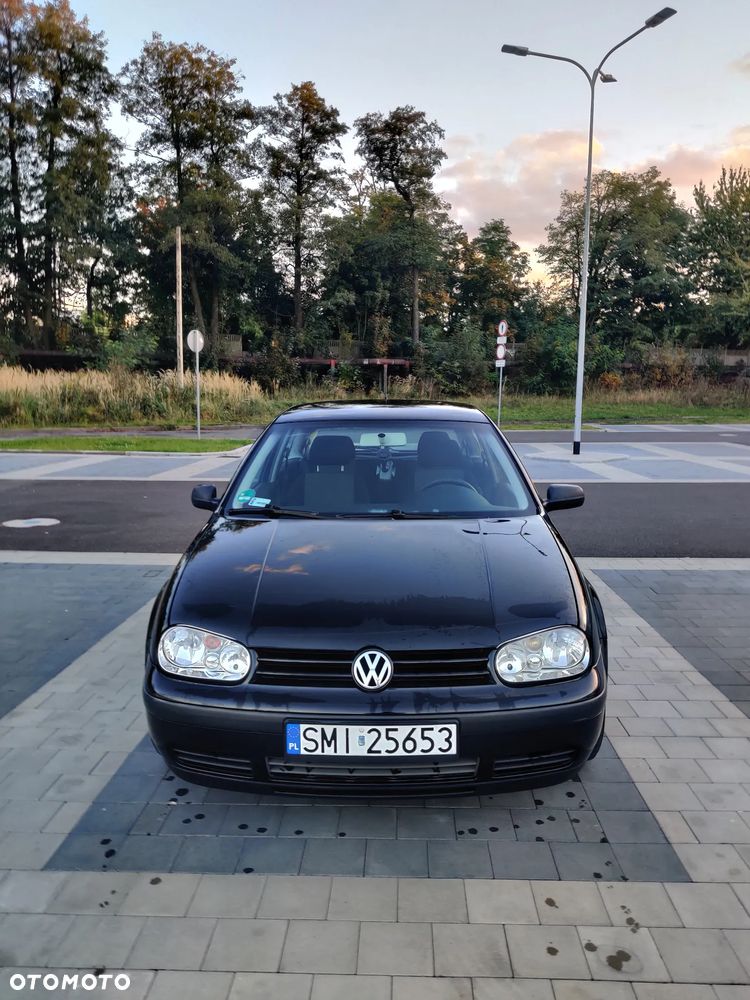 Volkswagen Golf - 2