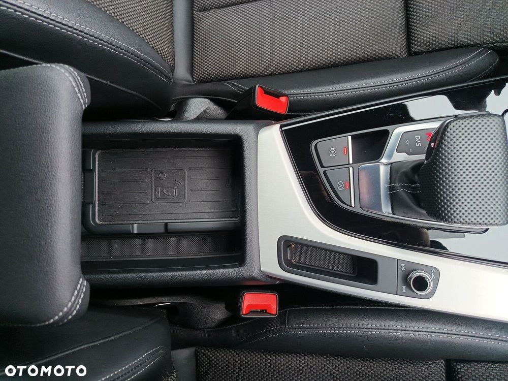 Audi A4 Limousine 35 TFSI mHEV S Line S tronic - 40