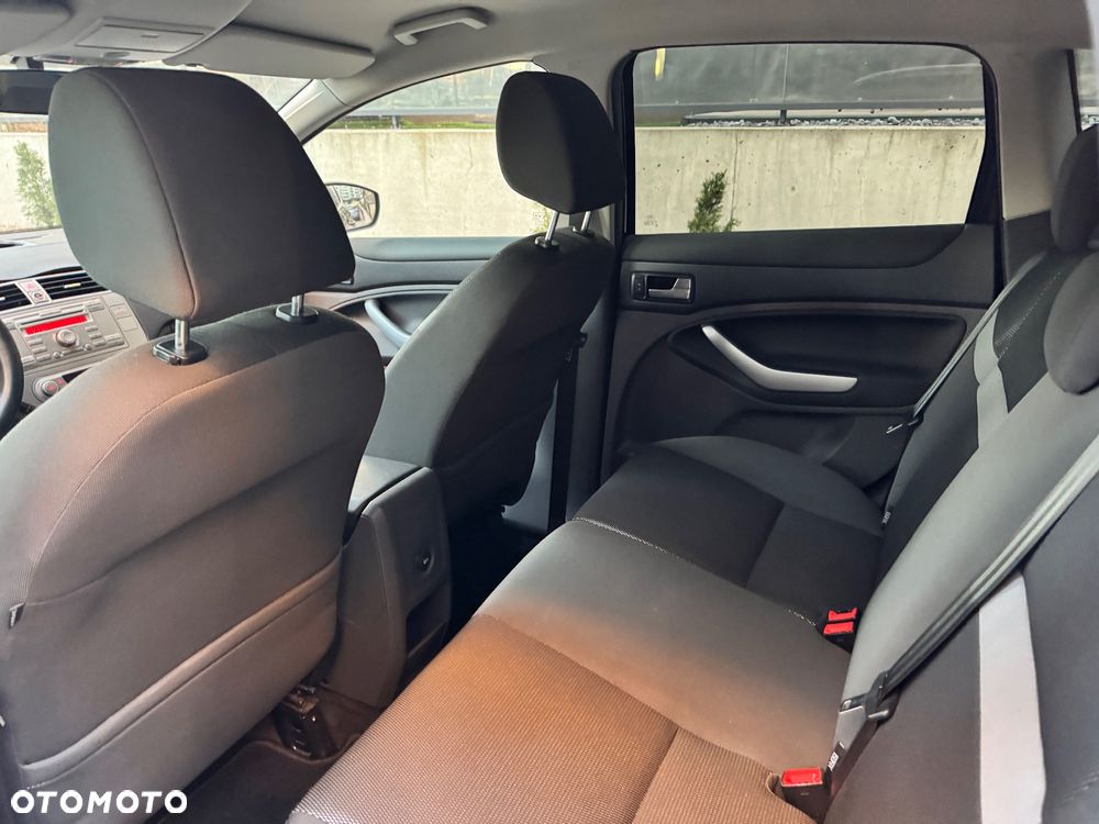 Ford Kuga 2.0 TDCi 2x4 Champions Edition - 26