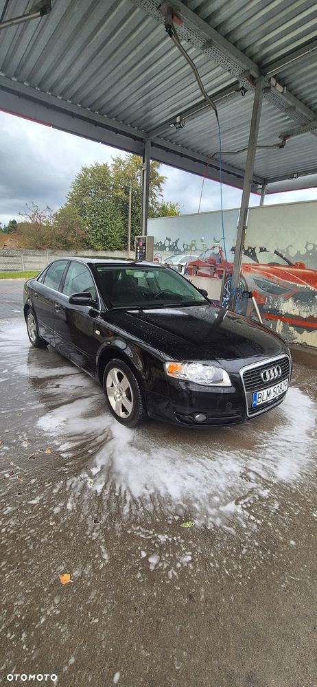 Audi A4 Limousine - 1