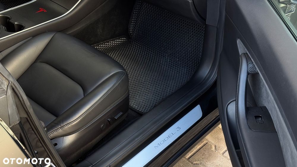 Tesla Model 3 - 17