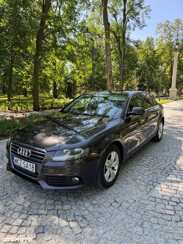 Audi A4 Limousine - 5