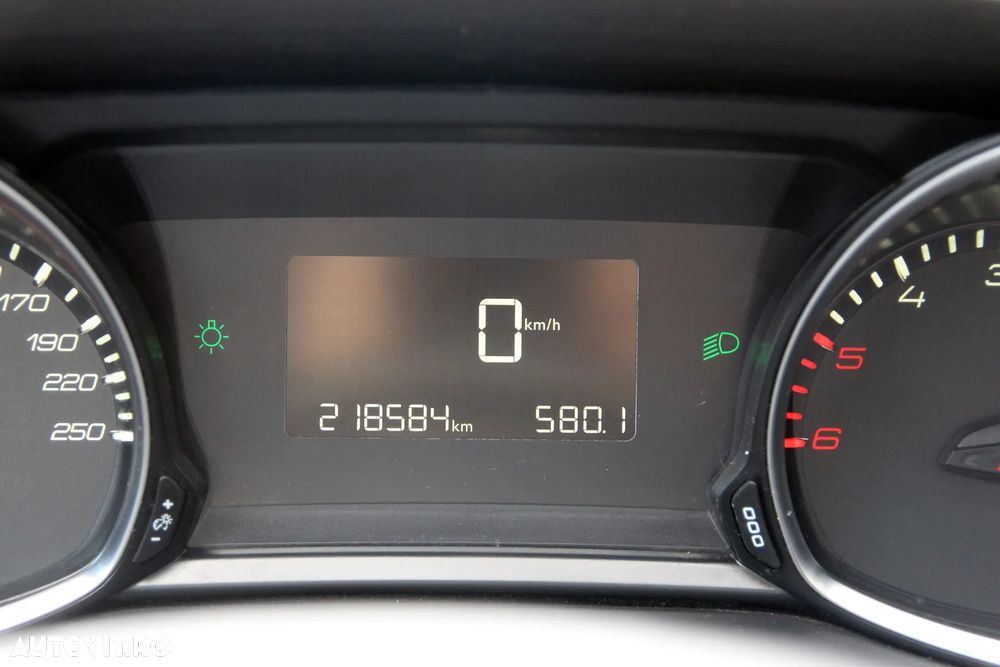 Peugeot 308 SW BlueHDi 120 Stop & Start Winter Edition - 37